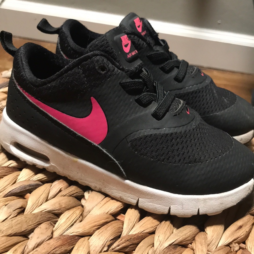 Nike Air Thea Black/Pink